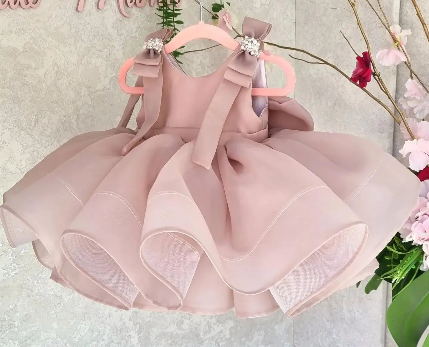 Big Bow flower Dress for girls sleeveless Feather Baby birthday party Princess dress Colors can be customized