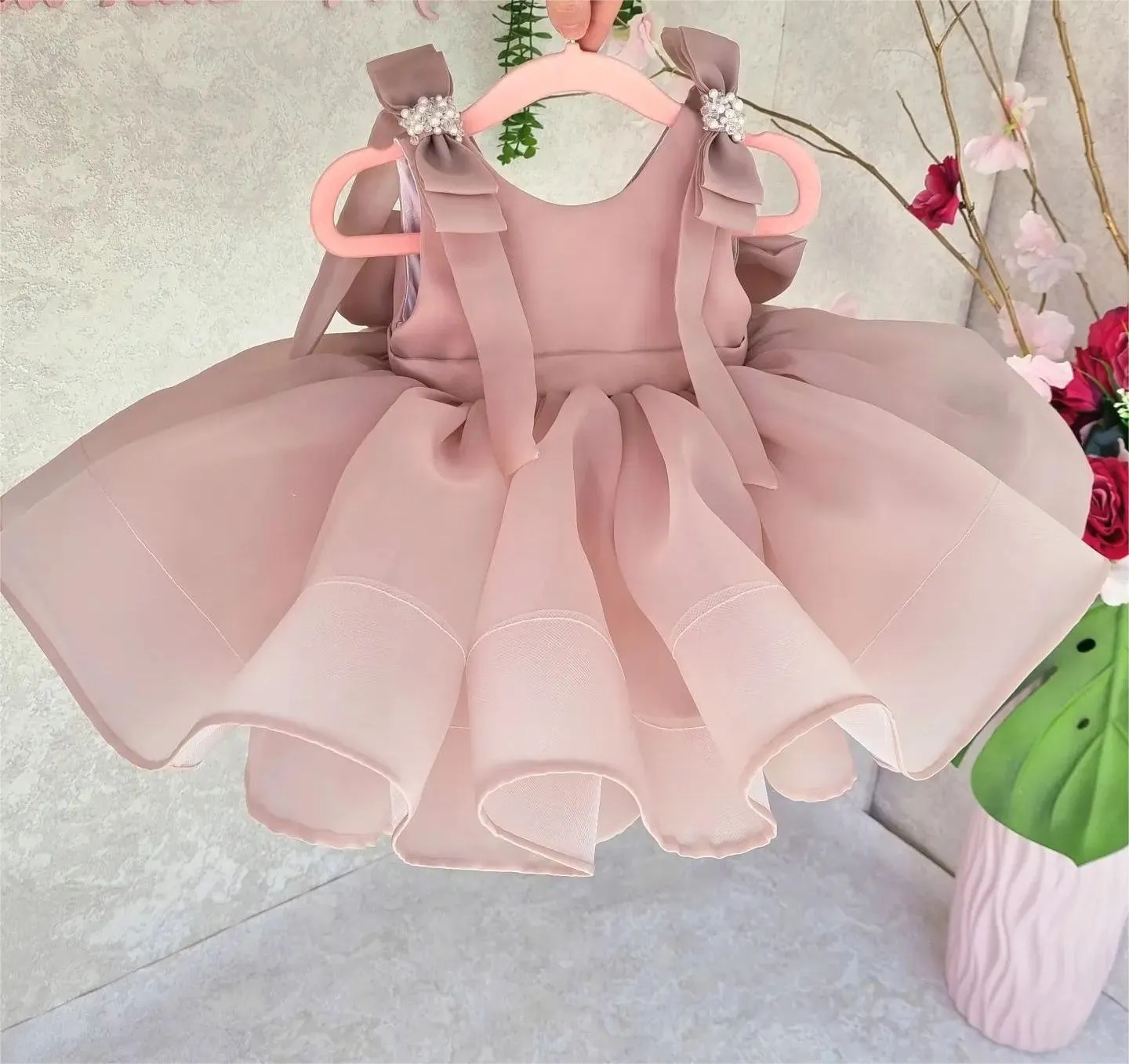 Big Bow flower Dress for girls sleeveless Feather Baby birthday party Princess dress Colors can be customized