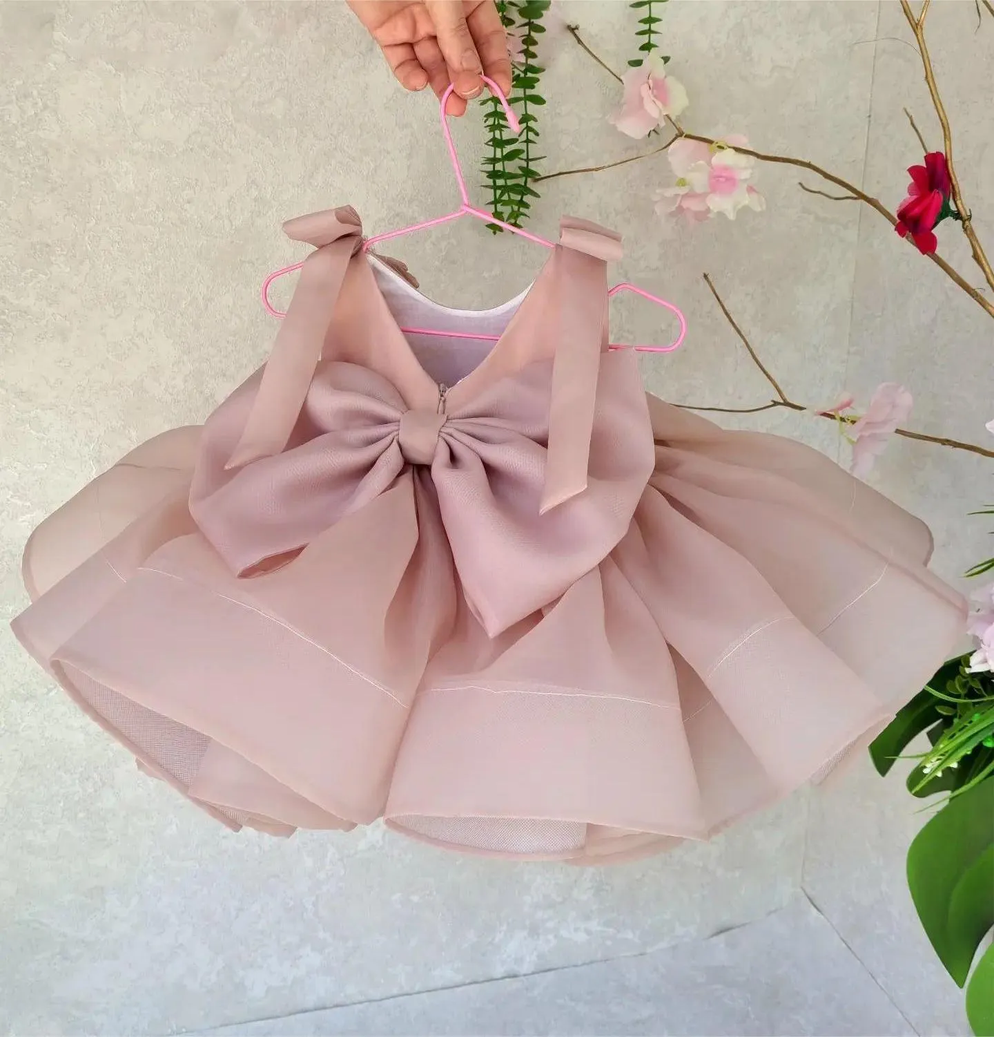 Big Bow flower Dress for girls sleeveless Feather Baby birthday party Princess dress Colors can be customized